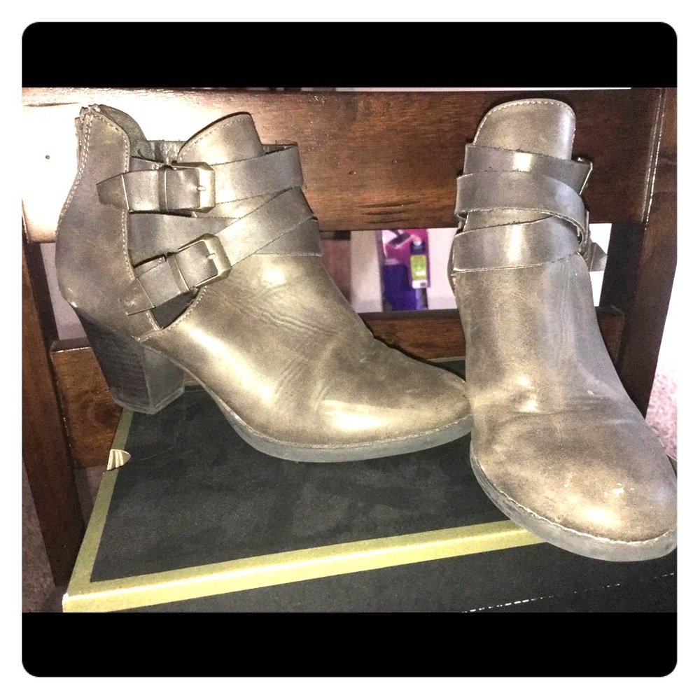Short boots